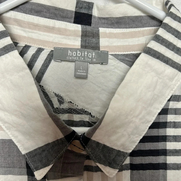 HABITAT LG & XL gauzy crinkle button  down shirt,black & white plaid, hi low - Picture 5 of 16